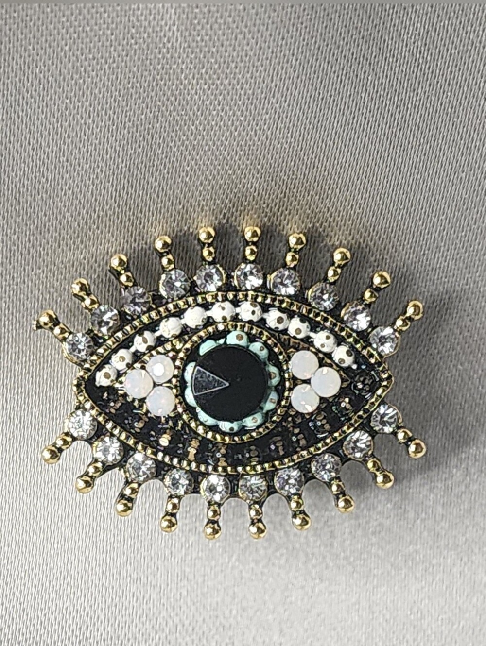 ✨️ Vintage Style Eye Rhinestone Brooch Pin